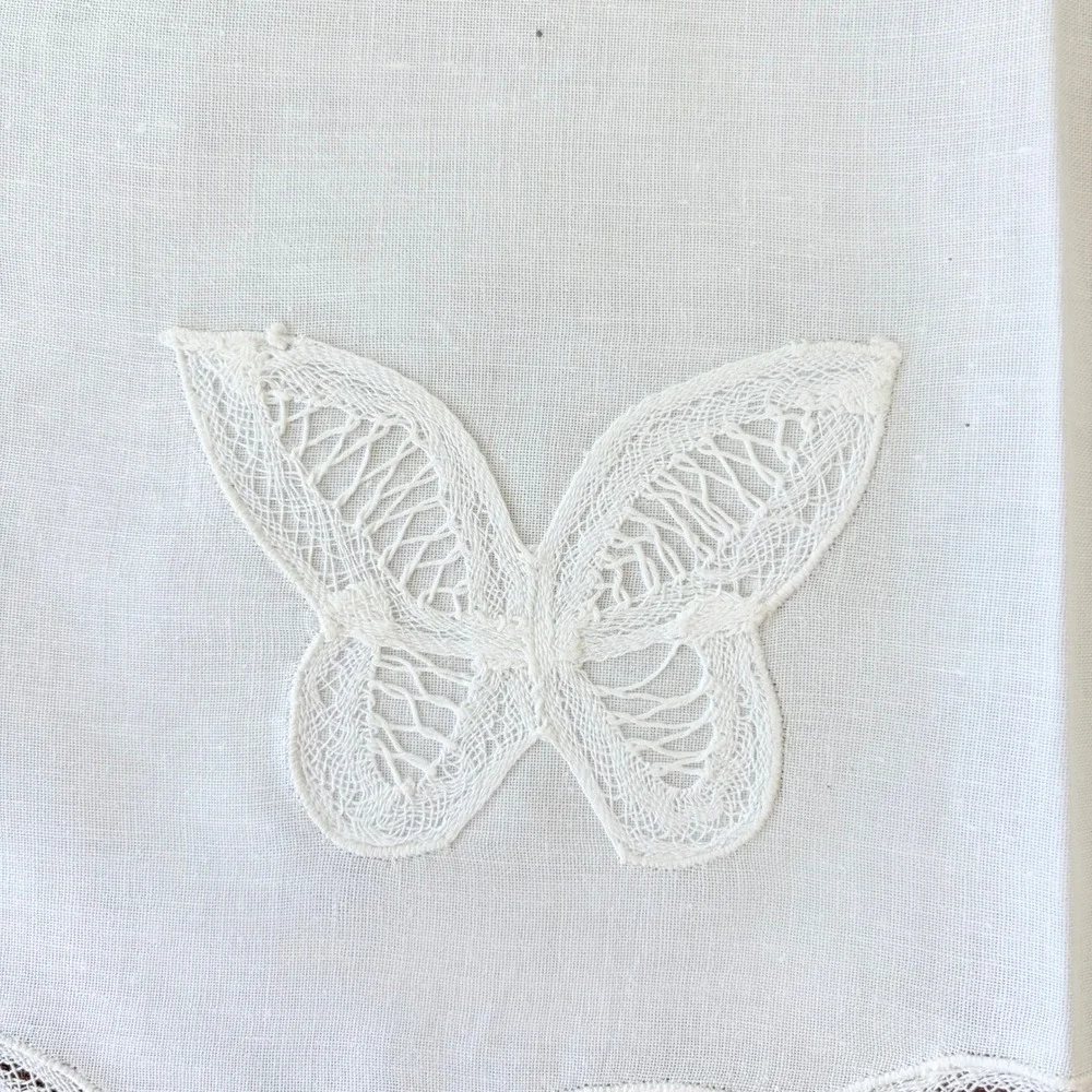 Vintage White Battenberg Lace Butterfly Embroidered Linen Placemats Set of 4